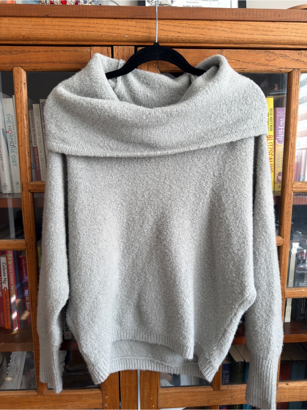 BCBGMAXAZRIA Grey Off-Shoulder Wool Blend Sweater – XXS